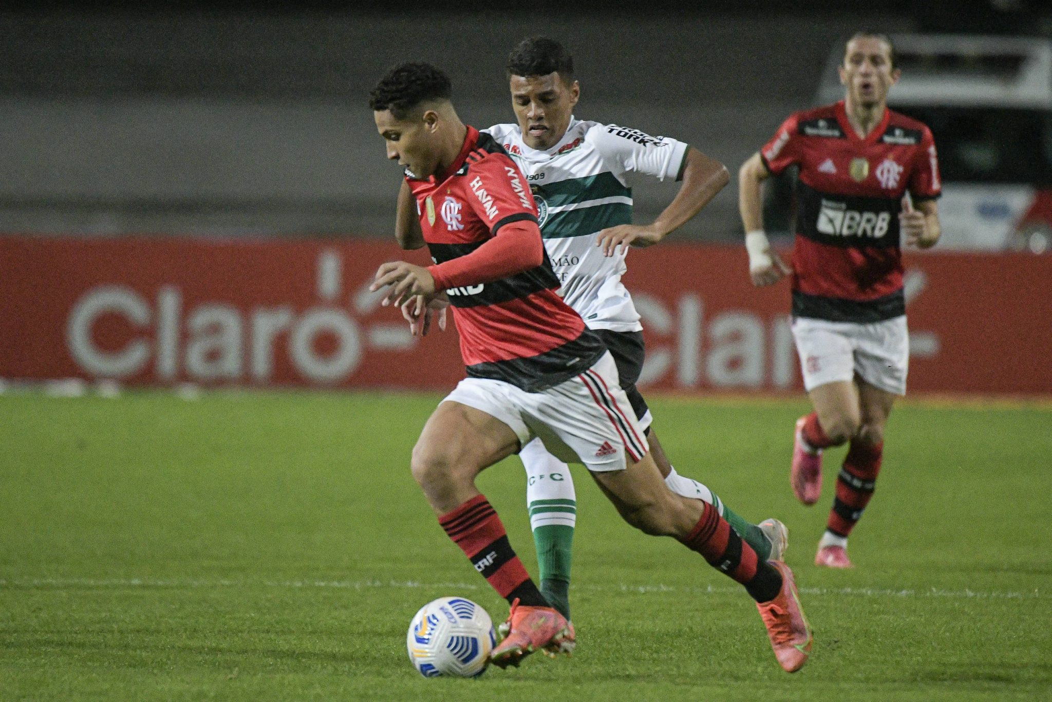 Flamengo e Coritiba decidem última vaga nas oitavas da ...