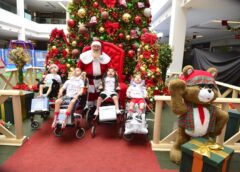 Crianças em tratamento de AME no Hospital Infantil visitam Papai Noel